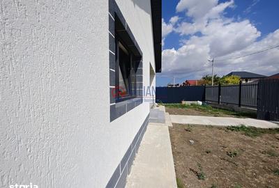 Casă cu 3 camere decomandat cu Teren 411 Mp în Valu lui Traian