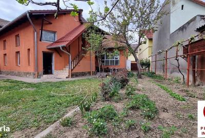 Casă cu 4 camere în Central - 3
