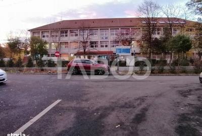 Apartament cu 3 camere decomandat în Terezian