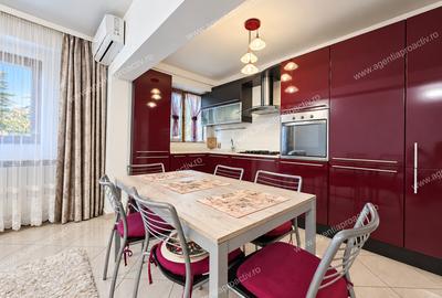 Apartament cu 3 camere decomandat în
