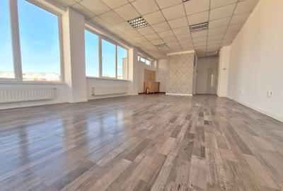 Birou, de 200 mp, în Central