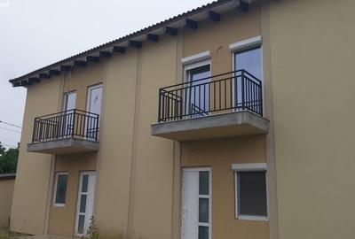Casă cu 3 camere cu Teren 750 Mp în Săcălaz