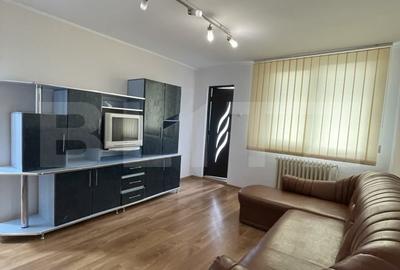 Apartament cu 2 camere semidecomandat, mobilat în Central