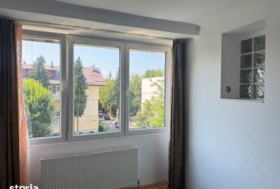 Apartament cu 3 camere decomandat în Astra