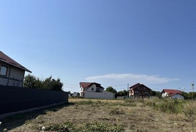 Teren de 325 mp, în Călinești