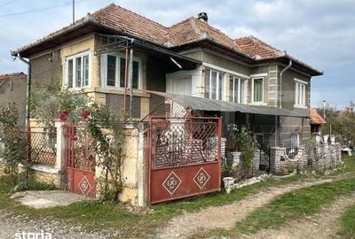 Casă cu 4 camere cu Teren 158 Mp în Baciu
