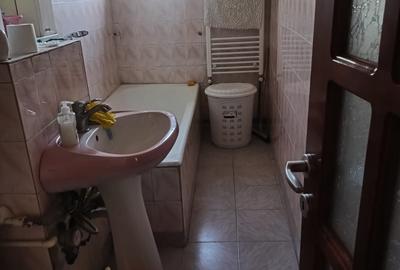 Apartament cu 2 camere decomandat în Traian