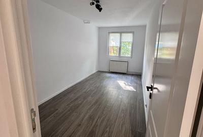 Apartament cu 4 camere decomandat în Apărătorii Patriei