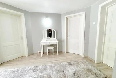 Casă cu 4 camere cu Teren 1500 Mp în Centura