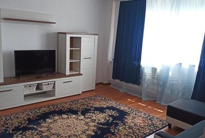Apartament cu 3 camere decomandat, mobilat în Vitan