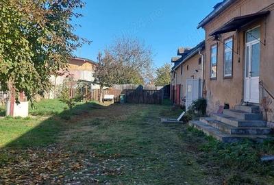 Casă cu 5 camere cu Teren 2500 Mp în Bod