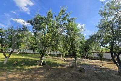 Teren de 1700 mp, în Central - 4