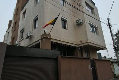 Casă individuală cu 12 camere cu Canalizare în Colentina - 1