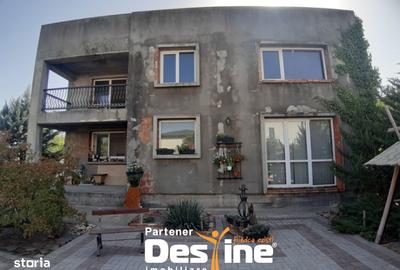 Casă cu 5 camere cu Teren 300 Mp în Central - 2