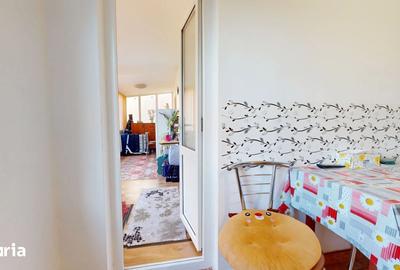Apartament cu 3 camere în Florilor