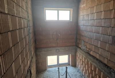Duplex cu 12 camere cu Teren 1000 Mp în Romanii de Sus - 13