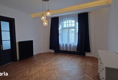 Apartament cu 3 camere semidecomandat în Central - 2