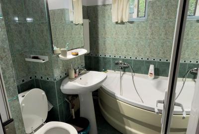 Apartament cu 2 camere în Micro 6