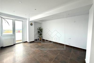 Apartament cu 2 camere decomandat în Mihai Viteazul
