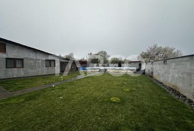 Casă individuală cu 8 camere cu Canalizare în Daia - 1