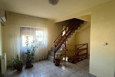 Casă cu 10 camere cu Teren 181 Mp în Rovine - 9