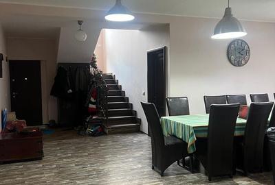 Casă cu 4 camere în Central