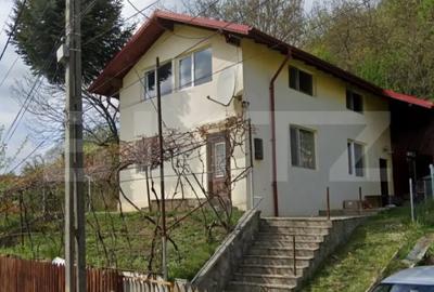 Casă cu 4 camere cu Teren 1500 Mp în Cornu - 1