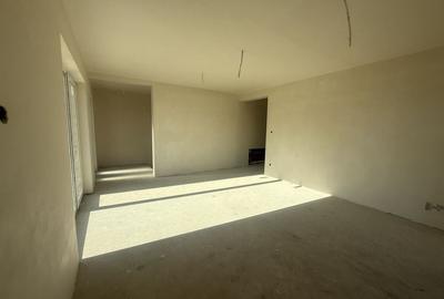 Casă cu 4 camere în Dezmir