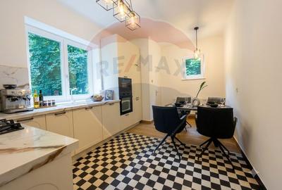 Apartament cu 2 camere decomandat în Centrul Istoric