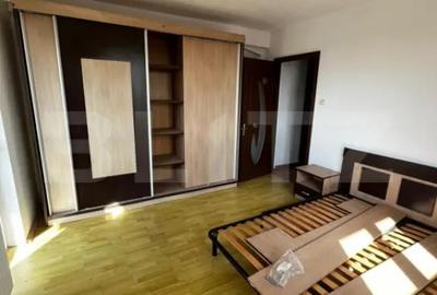 Apartament cu 3 camere semidecomandat în Unirea - 2