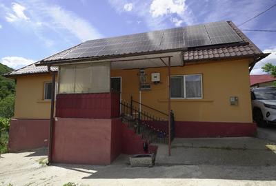 Casă cu 2 camere cu Teren 1000 Mp în Oarța de Sus