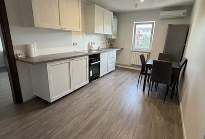 Apartament cu 2 camere decomandat în Republicii
