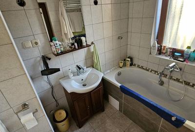 Casă individuală cu 7 camere cu Canalizare în Est - 5