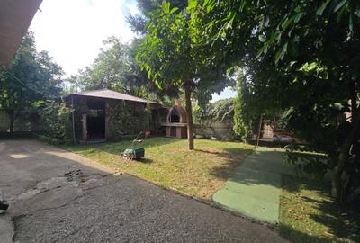 Apartament cu 4 camere semidecomandat în Dobroești