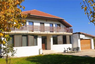 Casă individuală cu 6 camere cu Teren 1100 Mp în Utvin - 2