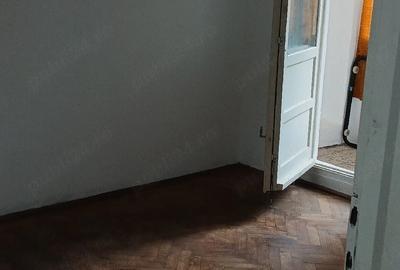 Apartament cu 3 camere semidecomandat în Central - 3