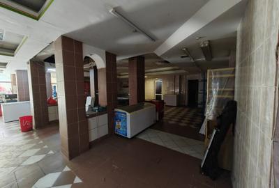 Spațiu comercial, de 240 mp, în Republicii - 3