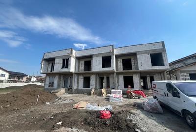 Casă cu 5 camere cu Canalizare în Exterior Nord