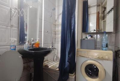 Apartament cu 3 camere decomandat în Aleea Trandafirilor