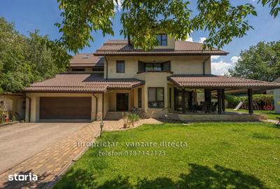 Casă cu 8 camere decomandat cu Teren 1000 Mp în Central - 1