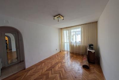 Apartament cu 3 camere semidecomandat în Ciritei - 8