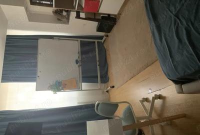 Apartament cu 3 camere decomandat în Bârlad