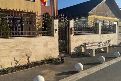 Casă cu 7 camere cu Canalizare în Central - 2