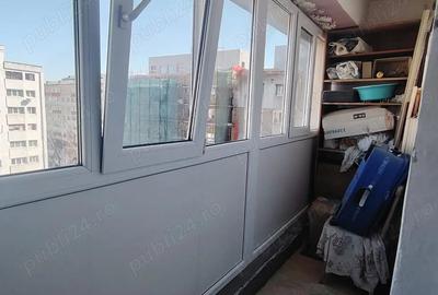 Apartament cu 2 camere decomandat în Micro 20