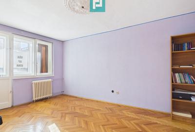 Apartament cu 3 camere decomandat în Rogerius