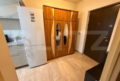 Apartament cu 2 camere semidecomandat în Micro 6