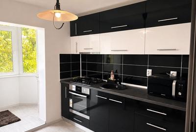 Apartament cu 3 camere decomandat în Exterior Vest - 2