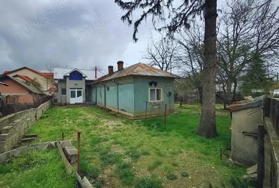 Casă cu 4 camere cu Teren 720 Mp în Central