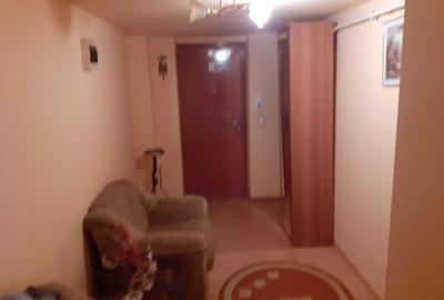 Apartament cu 2 camere decomandat în Exterior Vest