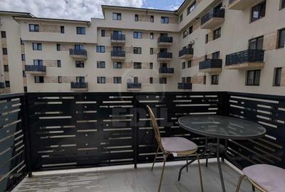Apartament cu 3 camere semidecomandat în Florești